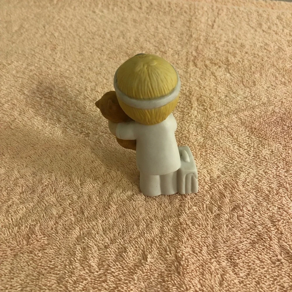 Vintage 1983 Enesco Country Cousins Boy Playing Vet With Kitten